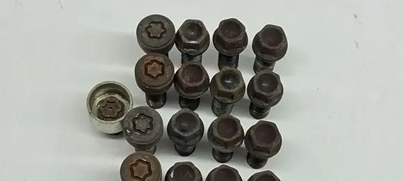 Mini One - Cooper Clubman R55 Nuts/bolts 