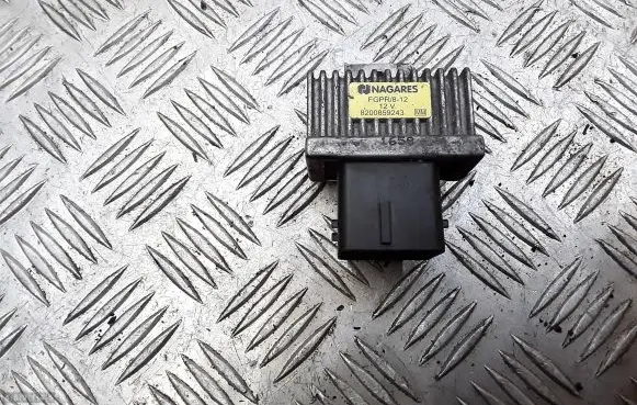 Opel Vivaro Glow plug pre-heat relay 8200859243