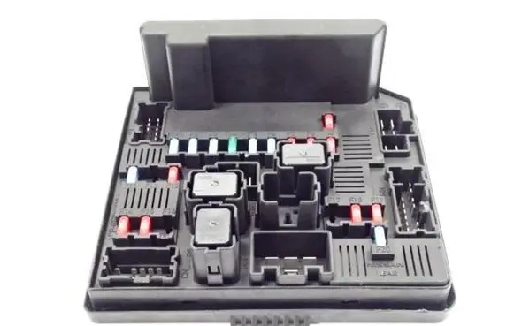 Nissan Qashqai Fuse module 284B7BB00C 522792F02 4647843590