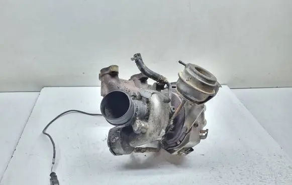 Volkswagen PASSAT B6 Turbo 03G253014N