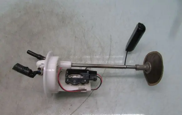 Subaru XV I Fuel level sensor 