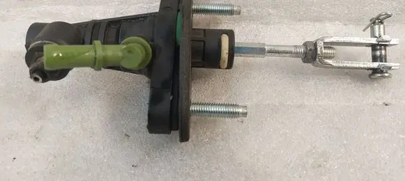 Toyota Avensis T270 Clutch master cylinder 3142002051