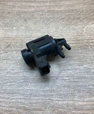 Volkswagen PASSAT B5 Vacuum pump 191906283A