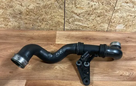 Mercedes-Benz C W203 Intercooler hose/pipe A2035200095