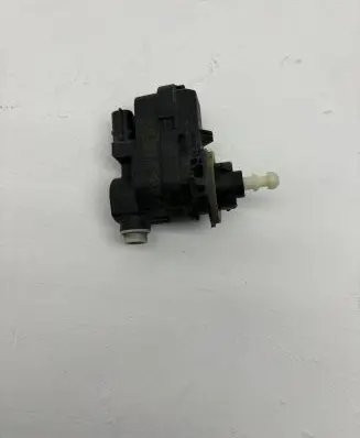 Opel Vivaro Headlight level adjustment motor 8200402521