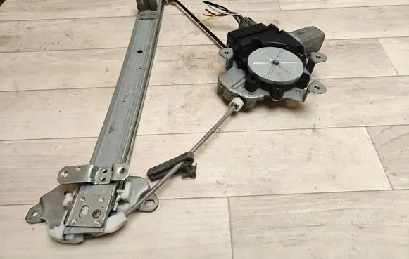 Mitsubishi Outlander Rear door window regulator with motor MR573888RH
