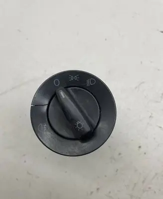 Volkswagen Golf IV Light switch 1c0941531