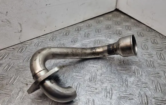 Jeep Grand Cherokee (WK) EGR valve line/pipe/hose