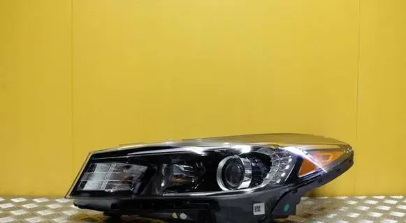 KIA Forte Headlight/headlamp B0921-90150 2641