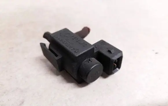 BMW 5 GT F07 Turbo solenoid valve 70231800 7810831