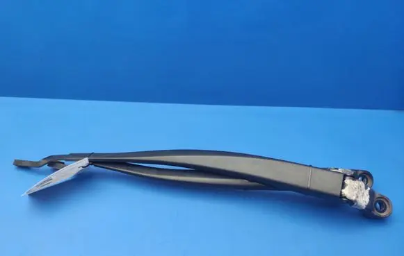 Lexus IS 220D-250-350 Front wiper blade arm