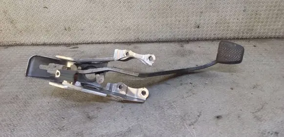 Toyota Verso Brake pedal