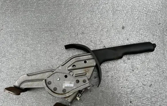 Nissan Patrol Y61 Handbrake/parking brake lever assembly 36010VB010