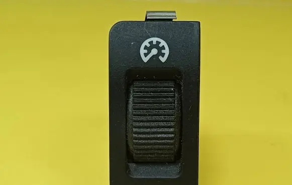 BMW 7 E38 Panel lighting control switch 61318352216 835221