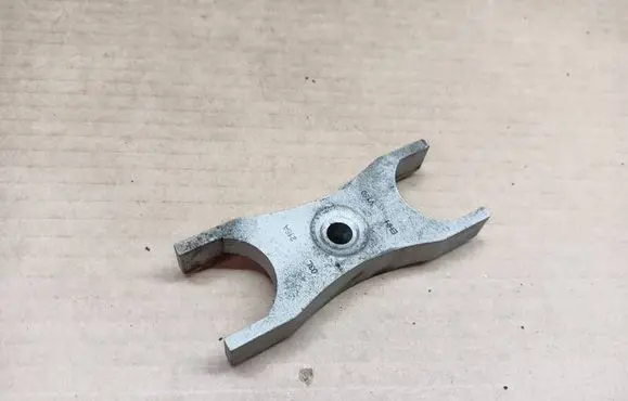 Skoda Yeti (5L) Fuel Injector clamp holder 03L216A 216A