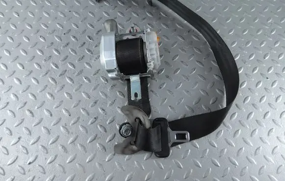 Hyundai i40 Front seatbelt 888103Z000 888103Z000RY