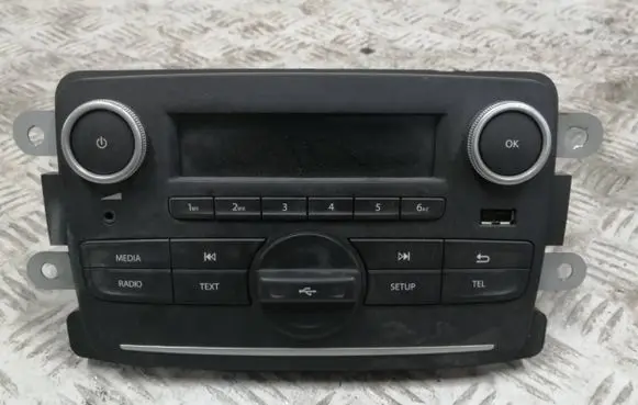 Dacia Sandero Radio/CD/DVD/GPS head unit 281154137R 10R041253 R013X07