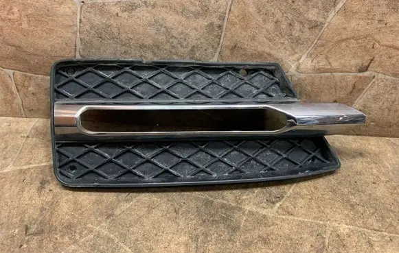 Mercedes-Benz SLK R172 Front fog light trim/grill A1728851623