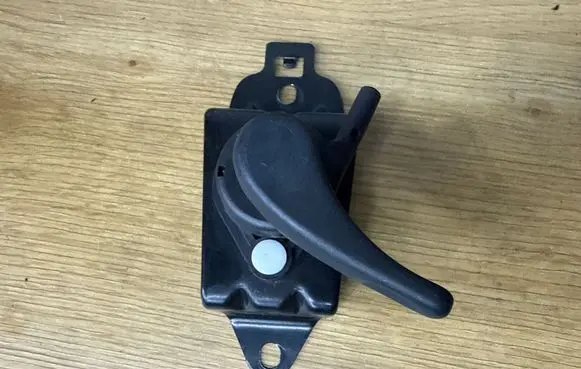 Opel Vivaro Engine bonnet (hood) release handle