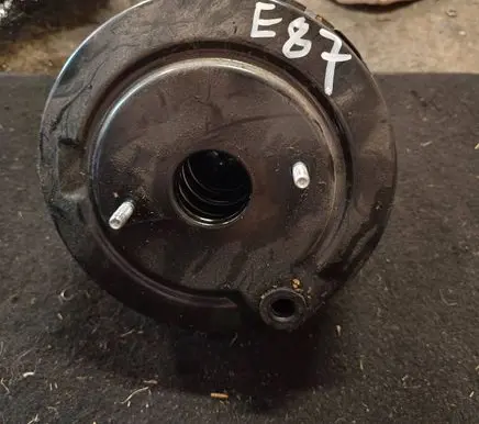 BMW 1 E81 E87 Brake booster 6785644 25223258203163