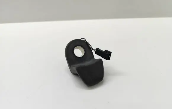 BMW 5 E60 E61 Tailgate glass/window release handle 8385694