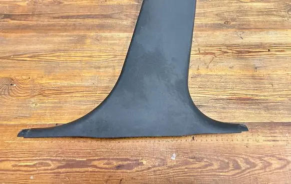 BMW 3 E90 E91 (B) pillar trim (bottom) 7058338 07010