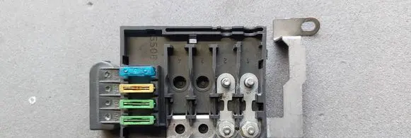 Volkswagen Polo III 6N 6N2 6NF Fuse box set 6E0937550B
