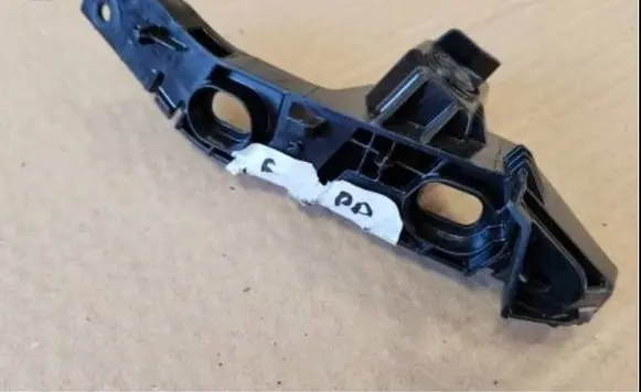 Volkswagen Touran III Fender mounting bracket 5TA807184 NE66233