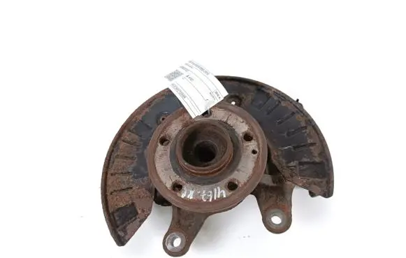 Mercedes-Benz Vito Viano W639 Front wheel hub A6393301232