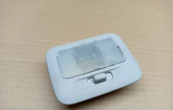 Mitsubishi Space Star Front seat light
