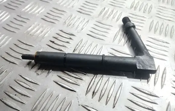 Nissan Almera Tino Fuel injector