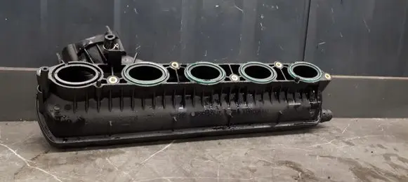 Volvo S40 Intake manifold 2900310899