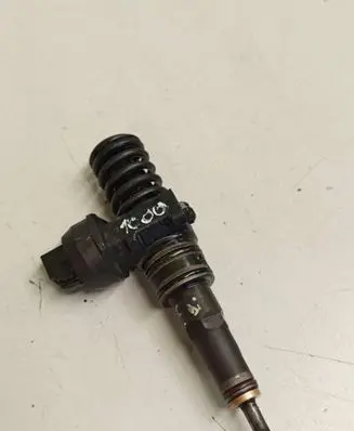 Volkswagen Caddy Fuel injector 038130073AP