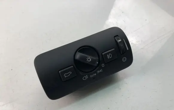 Volvo V40 Light switch 31443831