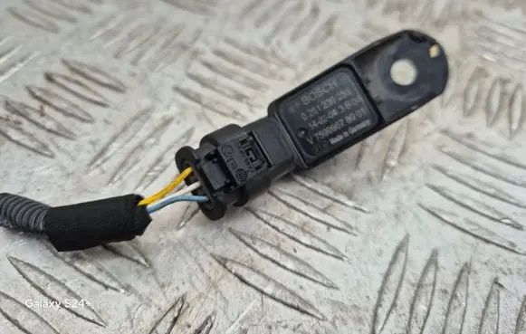 Peugeot 208 Air pressure sensor 0261230253 7599907 V759990780