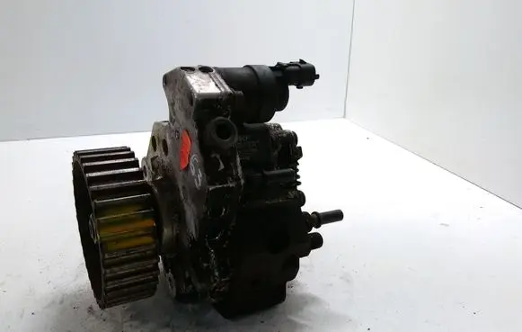 Renault Scenic II - Grand scenic II Fuel injection high pressure pump 8200108225 0445010075