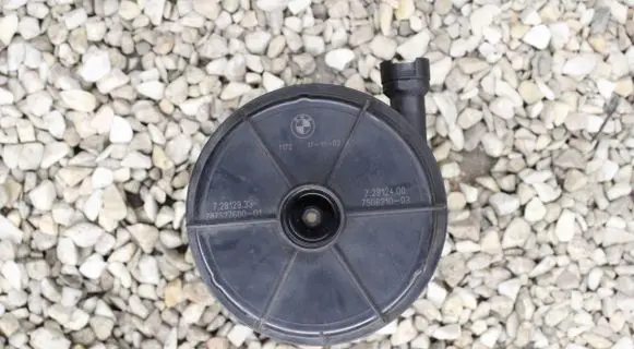 BMW 5 E60 E61 Secondary air pump 7527600 7506210