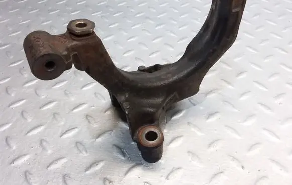Skoda Octavia Mk3 (5E) Engine mounting bracket 04L425
