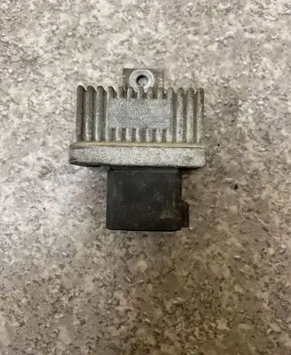 Renault Master II Glow plug pre-heat relay 7700115078