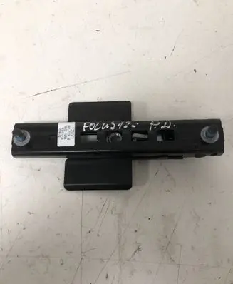 Ford Focus Seat belt height adjuster AM51611C46AB