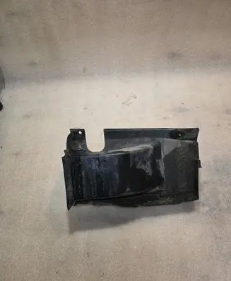 BMW 7 E38 Brake cooling air channel/duct 8125968