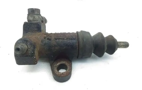 Clutch slave cylinder