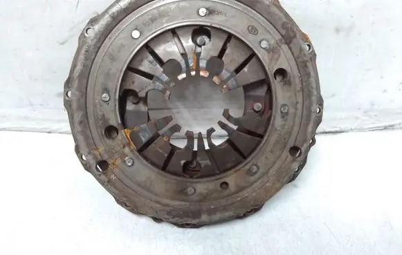 Volkswagen Bora Pressure plate B11002100 028141025F