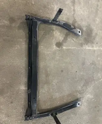 Volvo XC40 Bottom radiator support slam panel 32221552