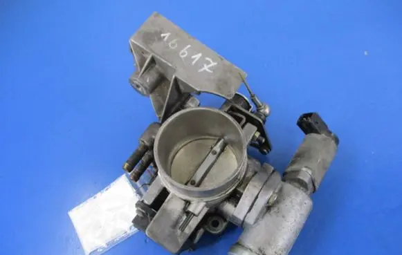 Opel Vectra B Throttle body valve 90499468