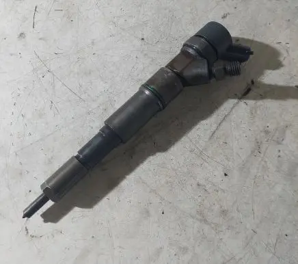 BMW 5 E39 Fuel injector 7785985