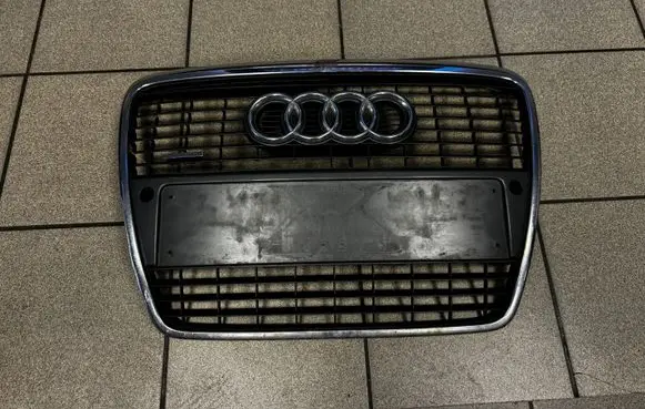 Audi A6 S6 C6 4F Front bumper upper radiator grill 4F0853651
