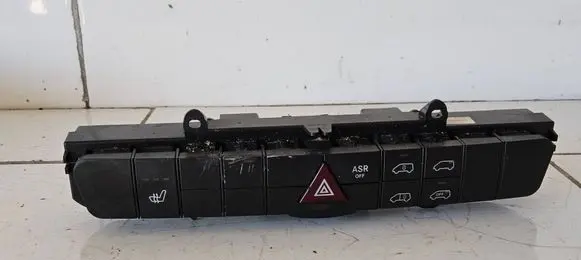 Mercedes-Benz C W204 A set of switches A6394420023
