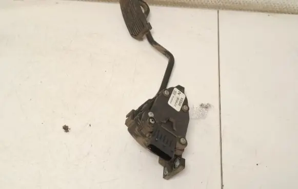 Nissan Primera Accelerator throttle pedal 18002AU410 6PV00862001