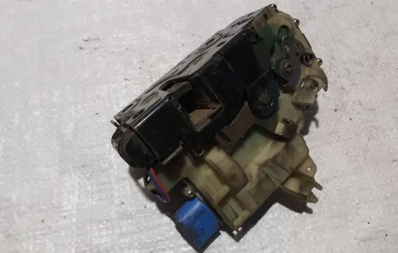 Seat Ibiza III (6L) Front door lock 991990101